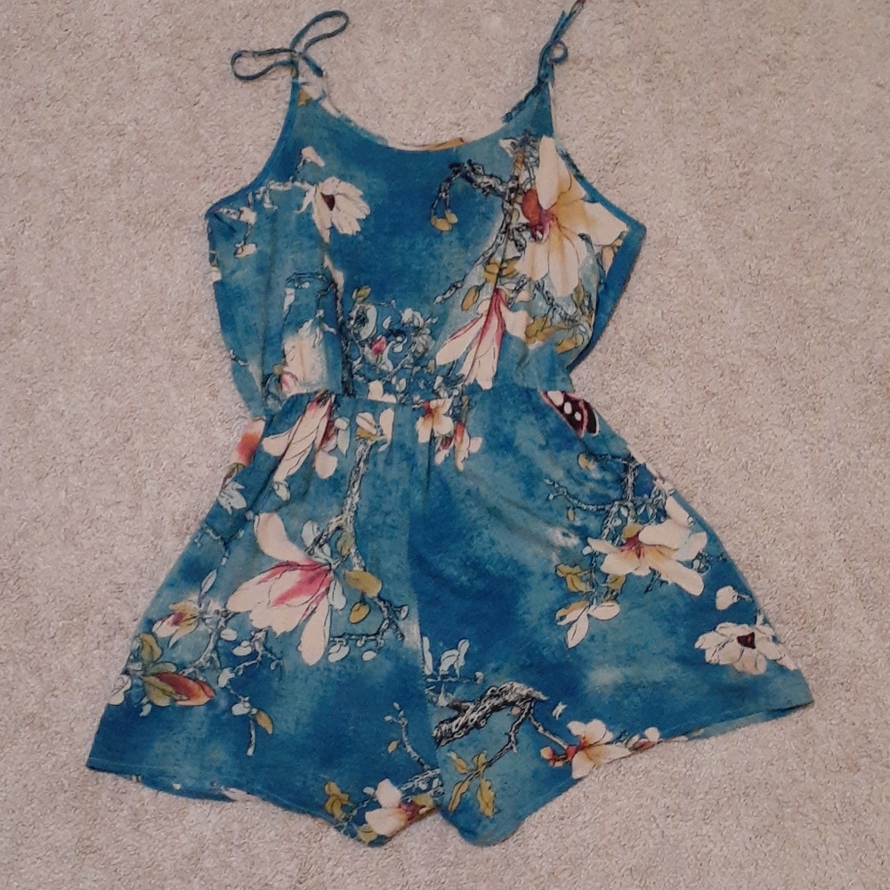 Small romper - Picture 2 of 2